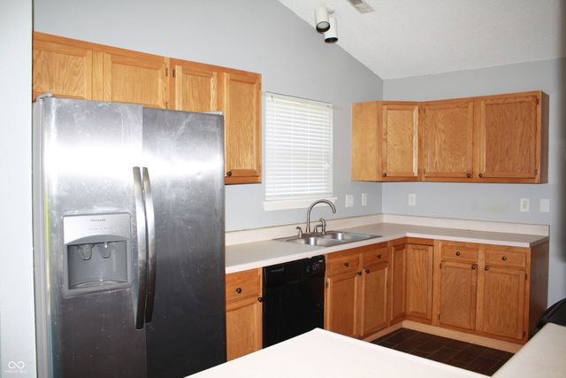 612 Woodfield Circle, Avon, IN 46123