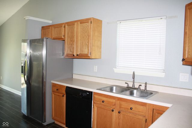 612 Woodfield Circle, Avon, IN 46123