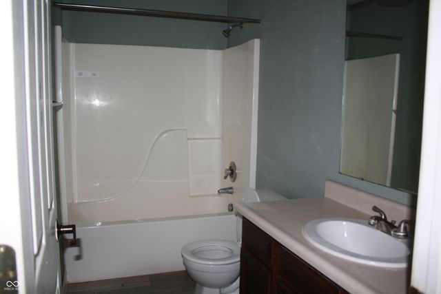 612 Woodfield Circle, Avon, IN 46123