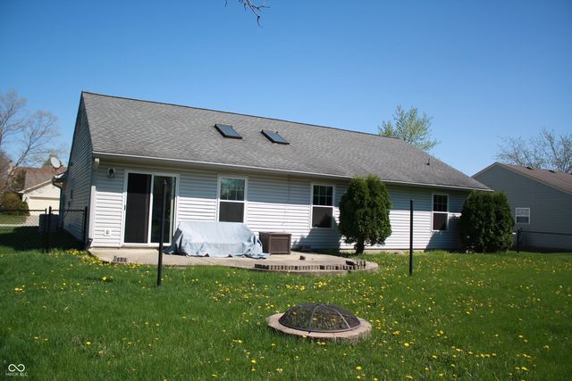 612 Woodfield Circle, Avon, IN 46123
