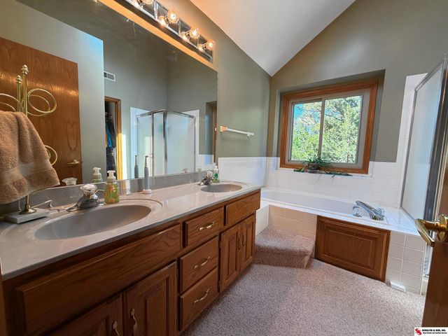 1520 Schropp Circle, Ashland, NE 68003