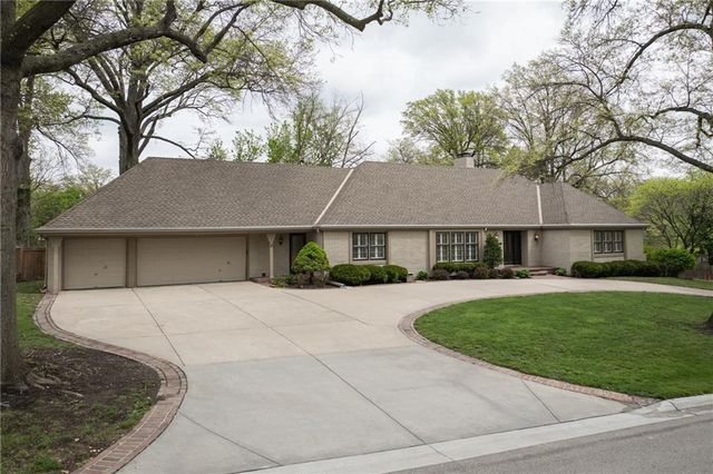 1900 W 70th Street, Mission Hills, KS 66208