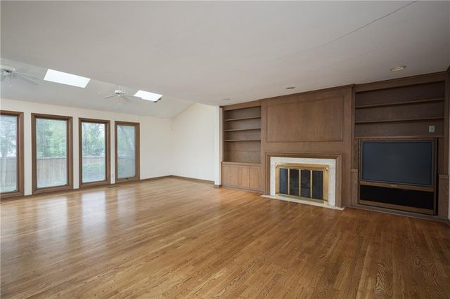 1900 W 70th Street, Mission Hills, KS 66208