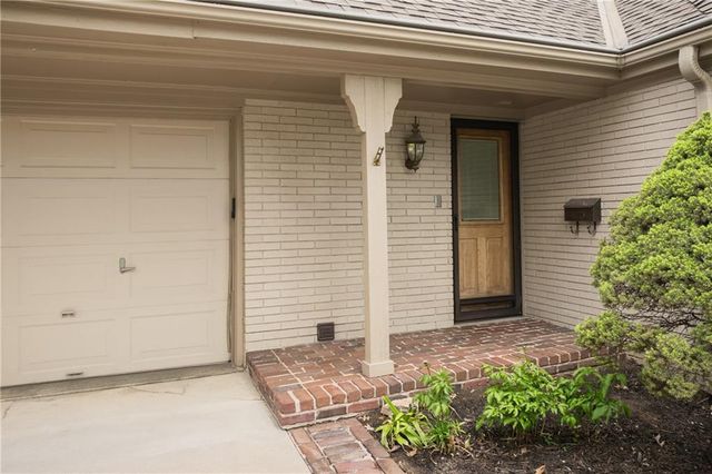 1900 W 70th Street, Mission Hills, KS 66208