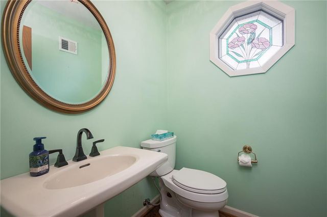 1900 W 70th Street, Mission Hills, KS 66208