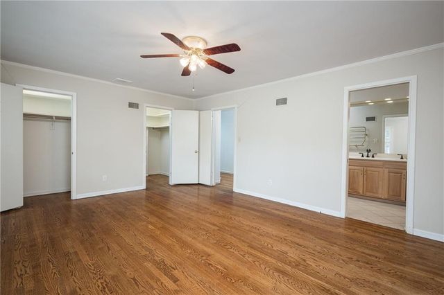 1900 W 70th Street, Mission Hills, KS 66208