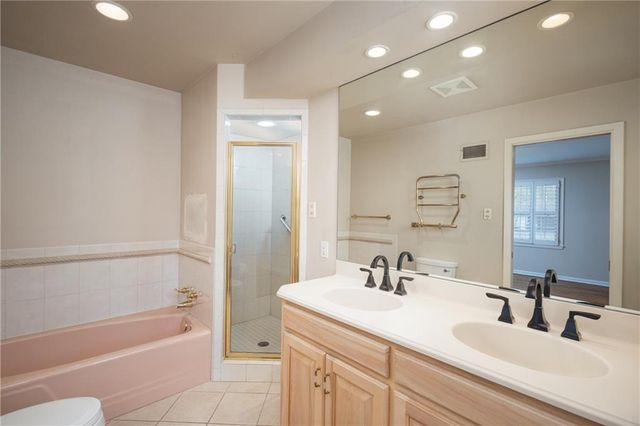 1900 W 70th Street, Mission Hills, KS 66208