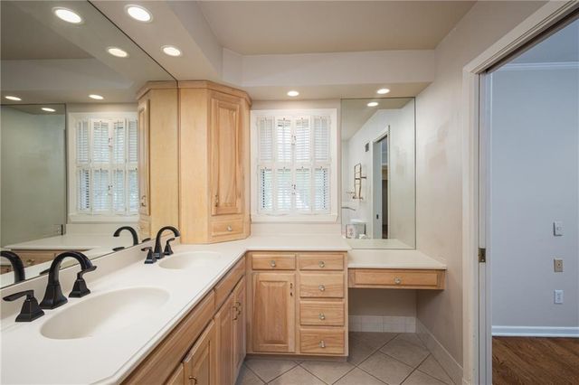 1900 W 70th Street, Mission Hills, KS 66208