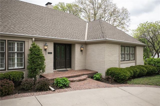 1900 W 70th Street, Mission Hills, KS 66208