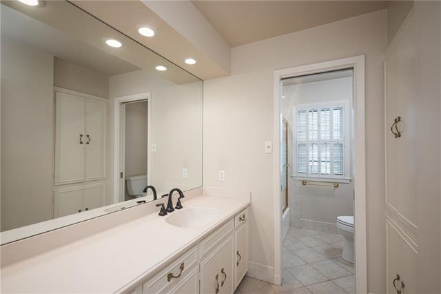 1900 W 70th Street, Mission Hills, KS 66208