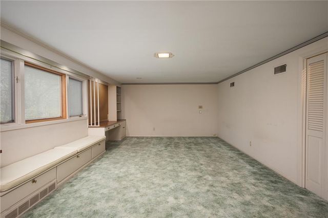 1900 W 70th Street, Mission Hills, KS 66208