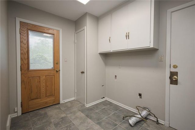 1900 W 70th Street, Mission Hills, KS 66208