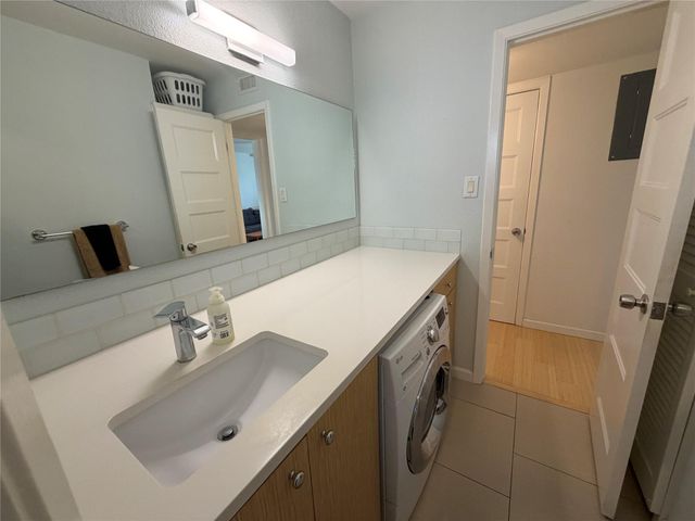 300 Crockett ST 201, Austin, TX 78704