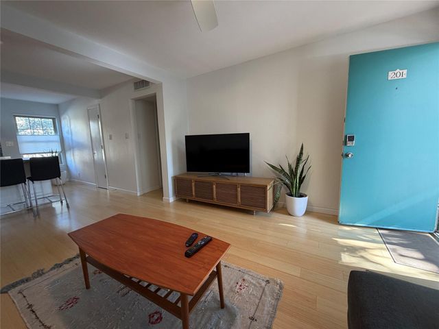 300 Crockett ST 201, Austin, TX 78704