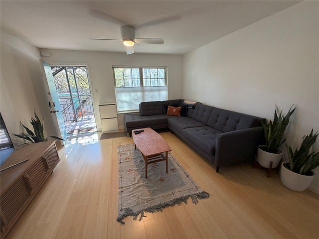 300 Crockett ST 201, Austin, TX 78704