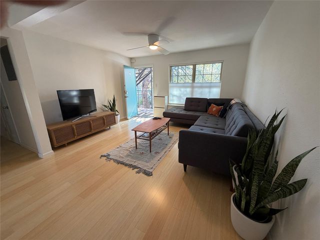 300 Crockett ST 201, Austin, TX 78704