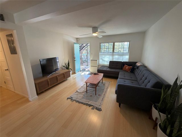 300 Crockett ST 201, Austin, TX 78704