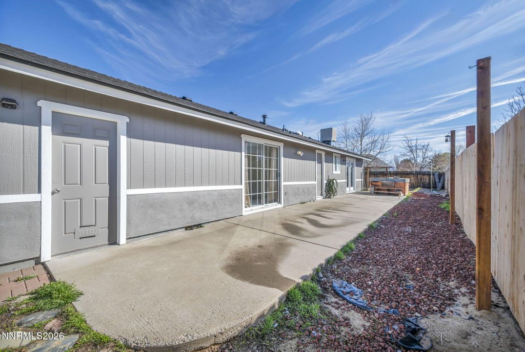 Image 10 of property listing at 2419 Hunterwood Court, Carson City, NV 89706