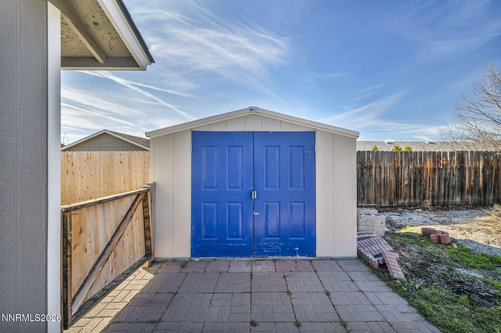 Image 5 of property listing at 2419 Hunterwood Court, Carson City, NV 89706