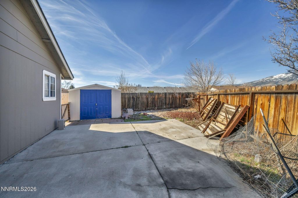 Image 6 of property listing at 2419 Hunterwood Court, Carson City, NV 89706