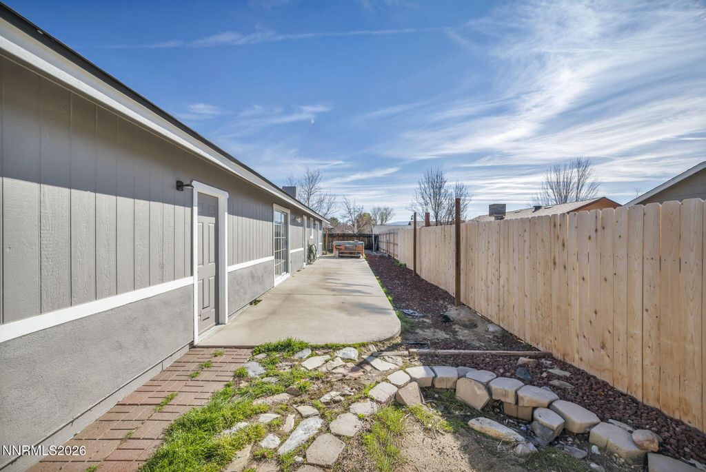 Image 8 of property listing at 2419 Hunterwood Court, Carson City, NV 89706