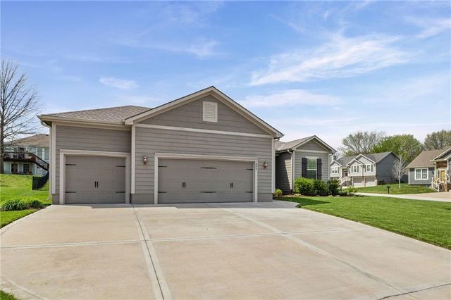 806 NW Par Drive, Grain Valley, MO 64029