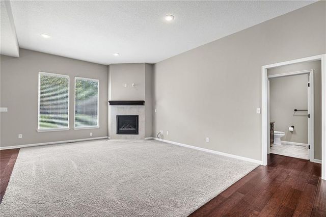 806 NW Par Drive, Grain Valley, MO 64029