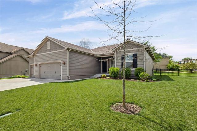 806 NW Par Drive, Grain Valley, MO 64029