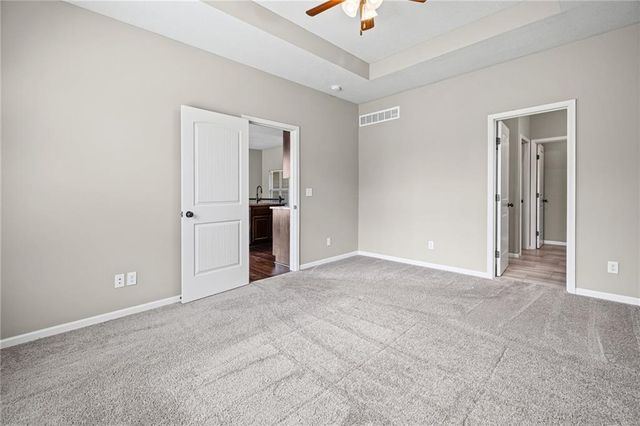 806 NW Par Drive, Grain Valley, MO 64029