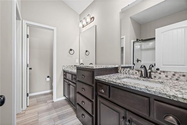 806 NW Par Drive, Grain Valley, MO 64029