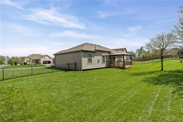 806 NW Par Drive, Grain Valley, MO 64029