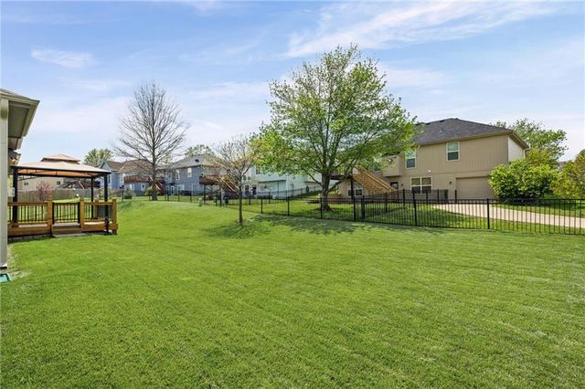 806 NW Par Drive, Grain Valley, MO 64029
