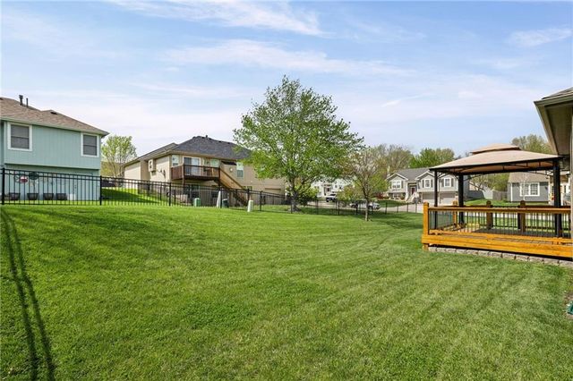 806 NW Par Drive, Grain Valley, MO 64029