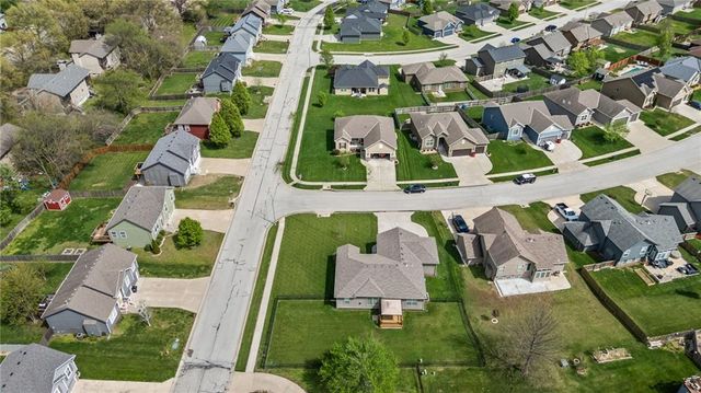 806 NW Par Drive, Grain Valley, MO 64029