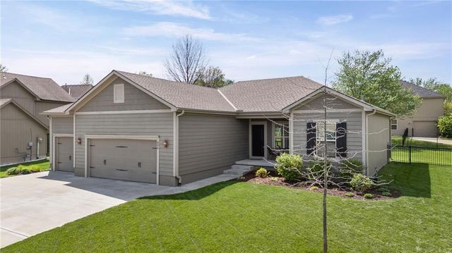 806 NW Par Drive, Grain Valley, MO 64029