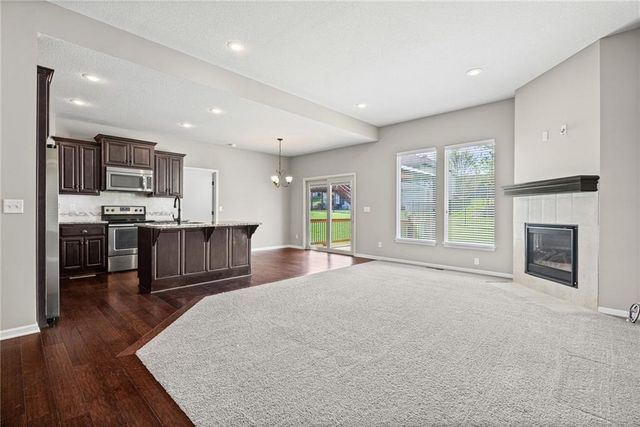 806 NW Par Drive, Grain Valley, MO 64029