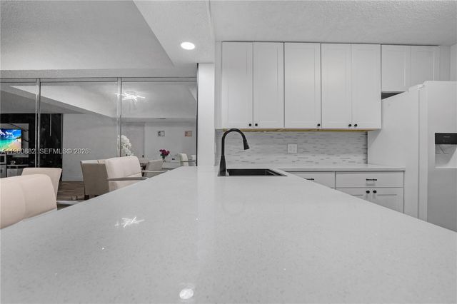 23380 Carolwood Ln 205, Boca Raton, FL 33428