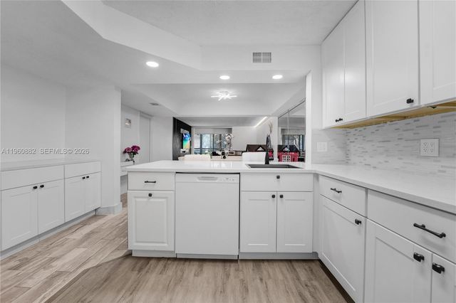 23380 Carolwood Ln 205, Boca Raton, FL 33428