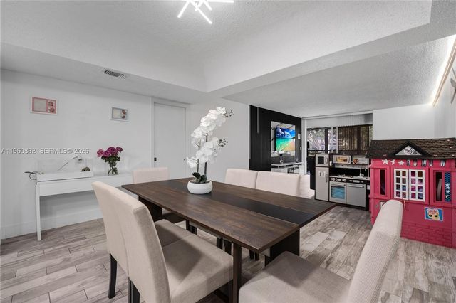 23380 Carolwood Ln 205, Boca Raton, FL 33428