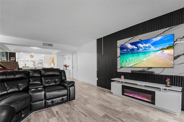 23380 Carolwood Ln 205, Boca Raton, FL 33428