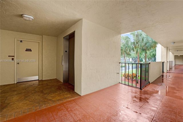 23380 Carolwood Ln 205, Boca Raton, FL 33428