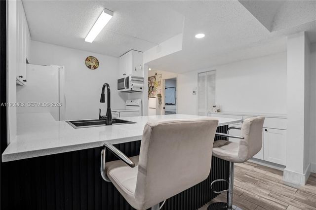 23380 Carolwood Ln 205, Boca Raton, FL 33428