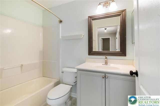 5985 Saratoga Lane, Upper Saucon Twp, PA 18036