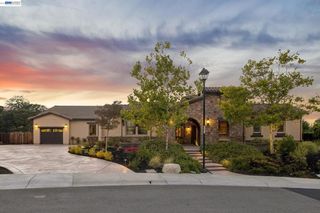 2402 Silver Oaks Ln, Pleasanton, CA 94566