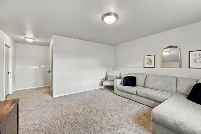 2114 65th Avenue S, Fargo, ND 58104