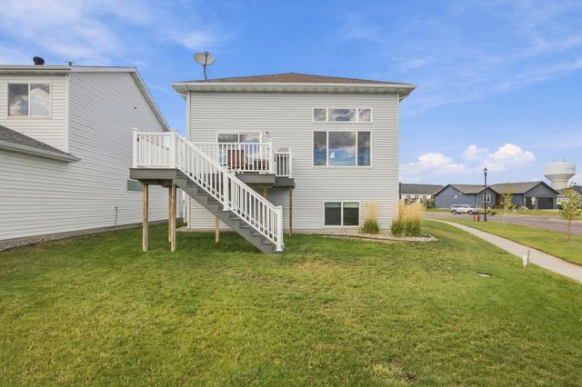 2114 65th Avenue S, Fargo, ND 58104