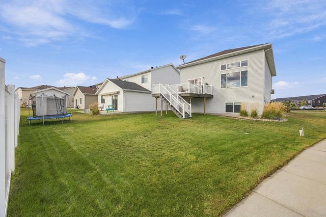 2114 65th Avenue S, Fargo, ND 58104