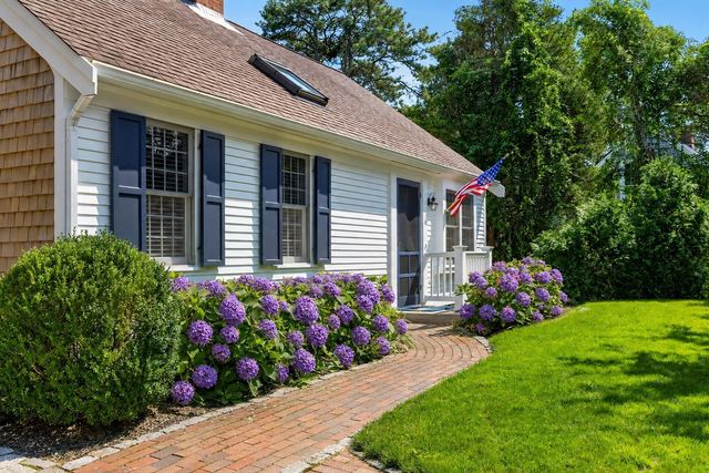 15 Bramble Lane, Dennis, MA 02638