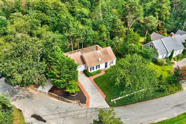 15 Bramble Lane, Dennis, MA 02638