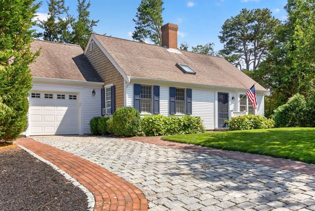 15 Bramble Lane, Dennis, MA 02638